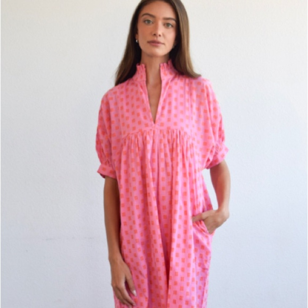 NWT Never a wallflower high neck dress in vibrant pink with orange detail. Large